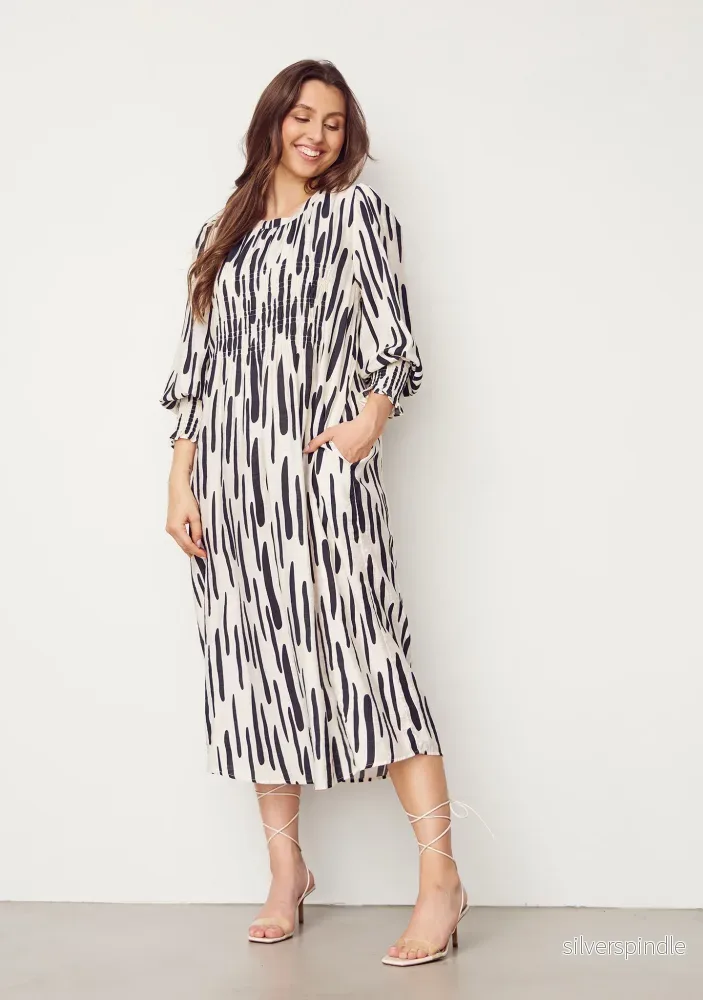 Ane Smock Dress – Black Brushstrokes Ane Smock Dress – Black Brushstrokes