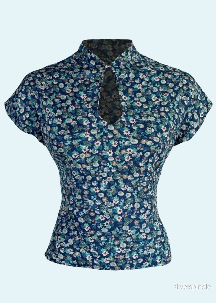 1940-tals nyckelhålsblus – ’Margurite’ 1940-tals nyckelhålsblus – ’Margurite’
