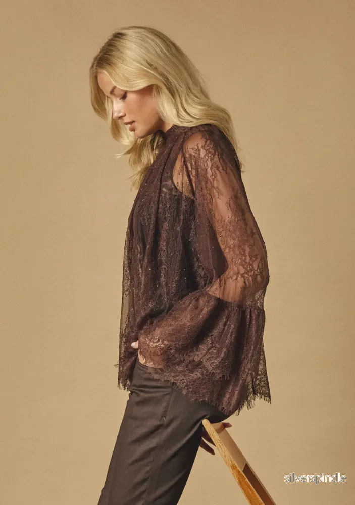 Nicole Lace Blouse – Dark brown