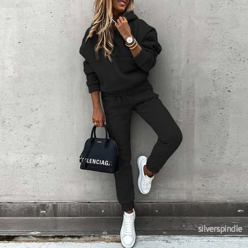 Mysigt Loungewear Set för Kvinnor | Huvtröja och Joggingsbyxor med Avslappnad Passform för Komfort och Stil Mysigt Loungewear Set för Kvinnor | Huvtröja och Joggingsbyxor med Avslappnad Passform för Komfort och Stil