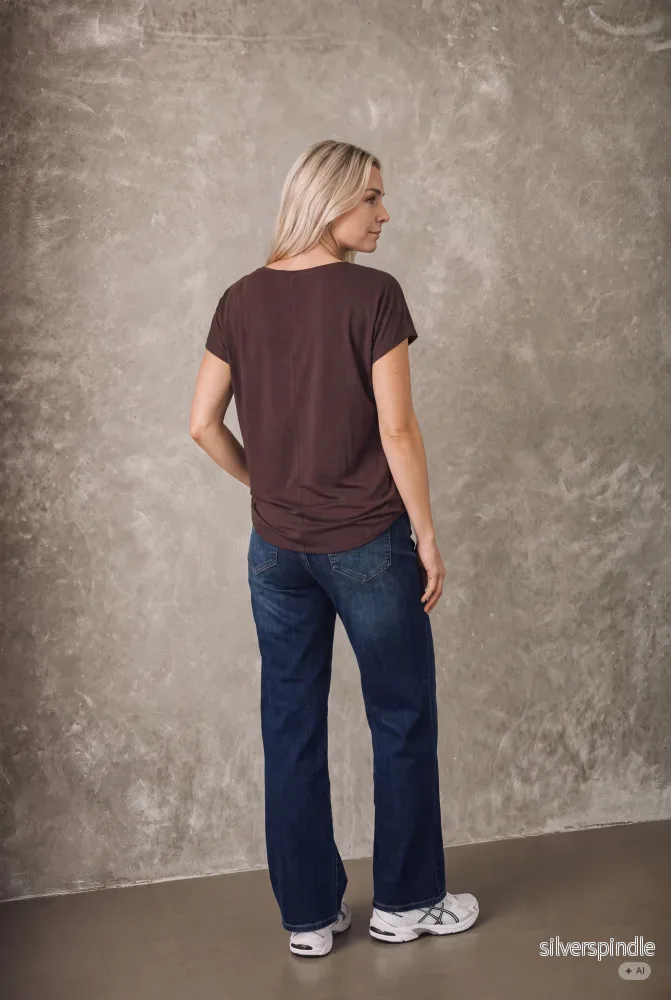 Nugga Viscose T-Shirt - Dark brown - Bild 3