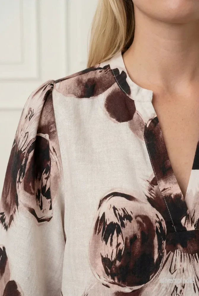 Naomi s/s Blouse - Aubergine Floral - Bild 2