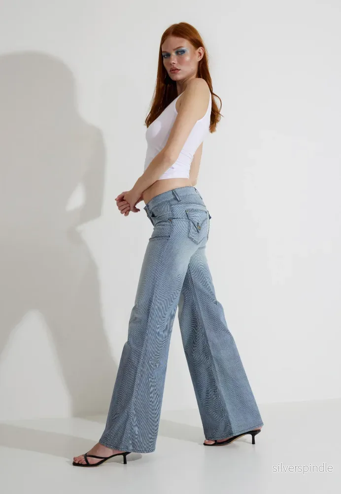 BOOTCUT JEANS – Blå BOOTCUT JEANS – Blå