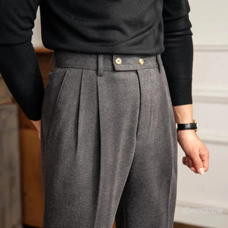 Elegant Herrbyxor | Hög Midja Plisserade med Subtil Stretch | Mångsidiga Formella Byxor för Stil och Komfort Elegant Herrbyxor | Hög Midja Plisserade med Subtil Stretch | Mångsidiga Formella Byxor för Stil och Komfort