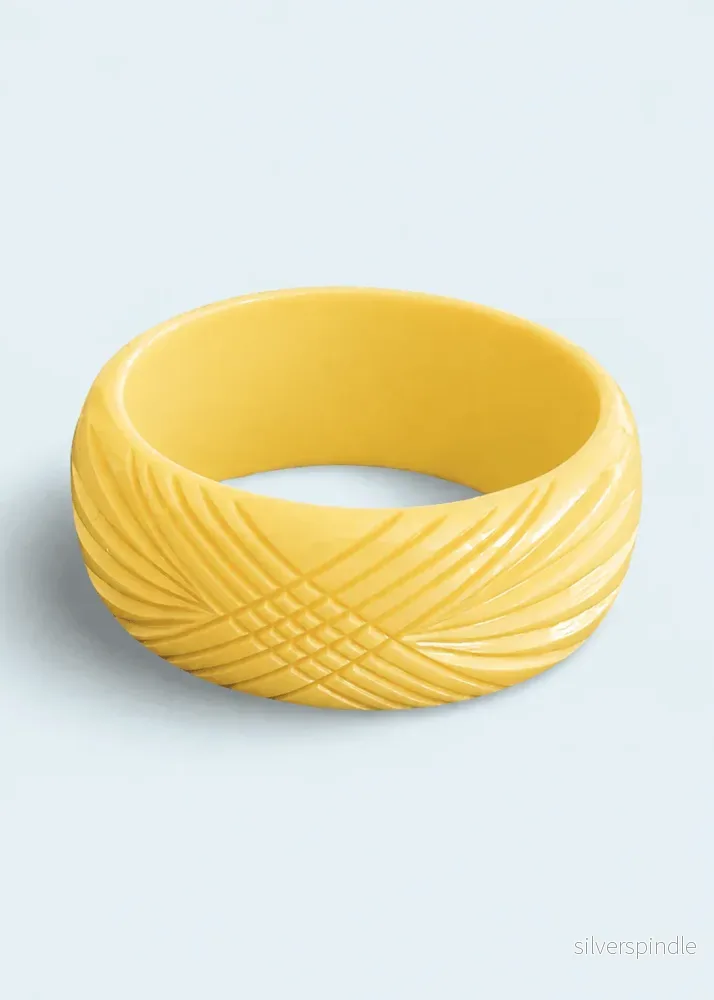 Brett armband i vintagestil – ljusgult Brett armband i vintagestil – ljusgult
