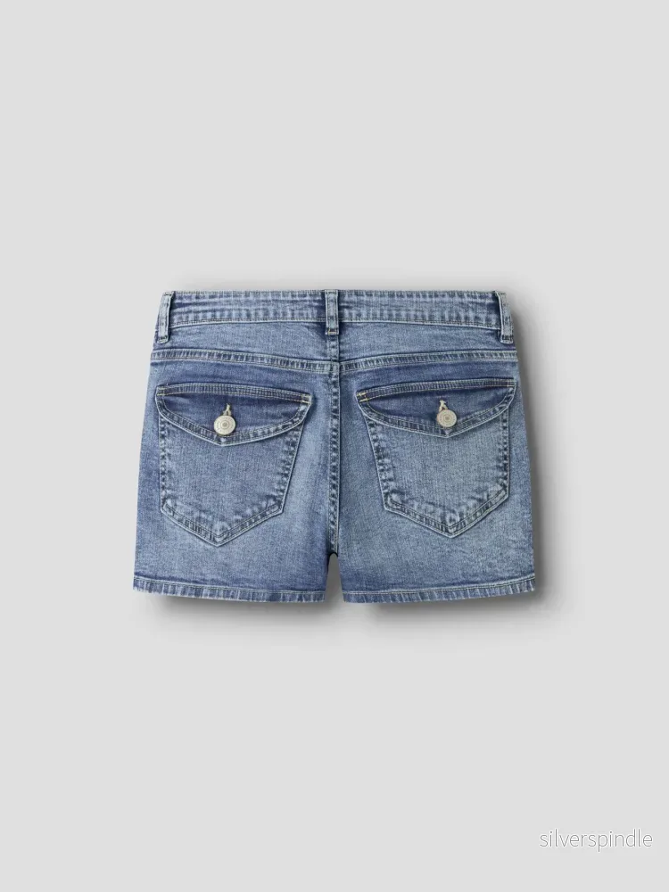 JeansShorts bakfickor med lock JeansShorts bakfickor med lock