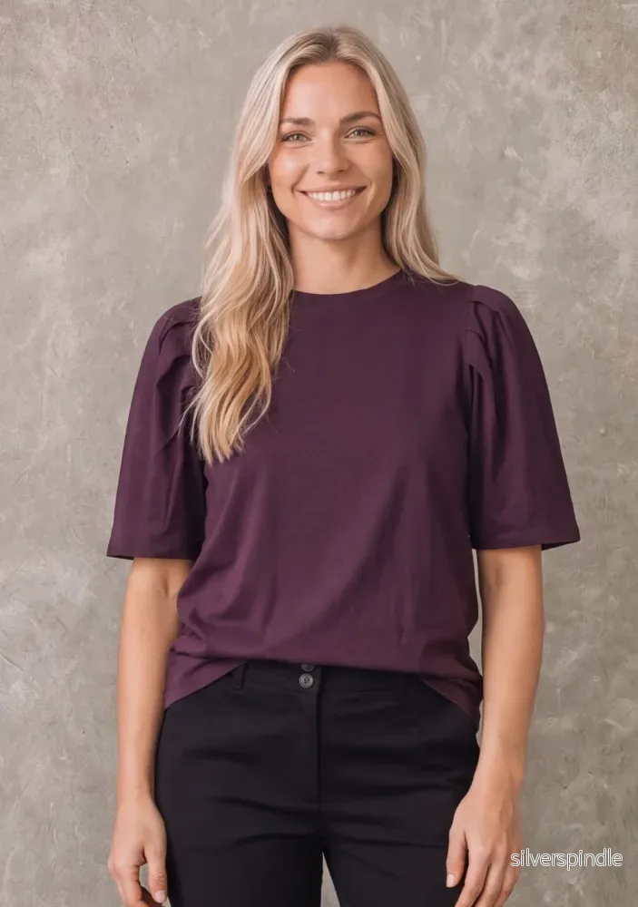 Tinni s/s T-Shirt – Aubergine Tinni s/s T-Shirt – Aubergine