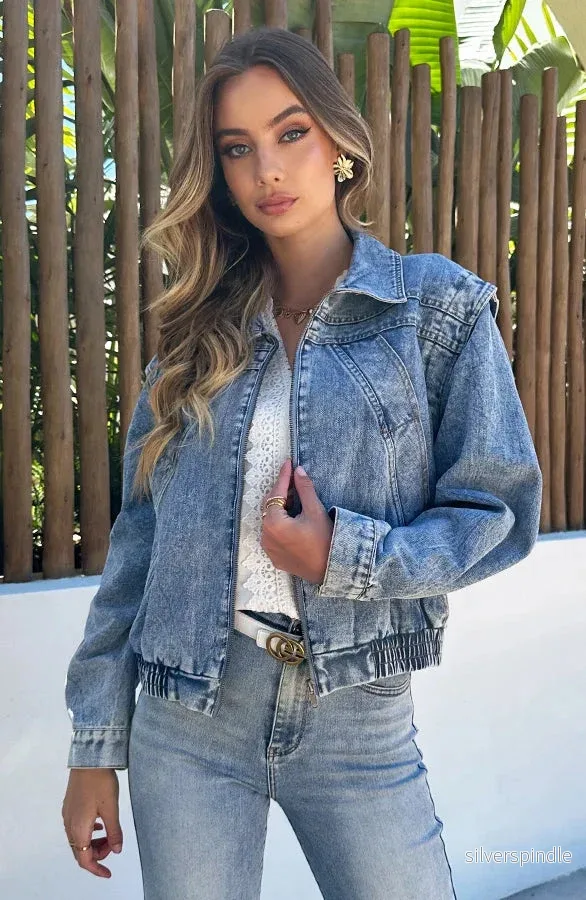 Ella | Kort Denimjacka för Dam med Blixtlås och Sidfickor Ella | Kort Denimjacka för Dam med Blixtlås och Sidfickor