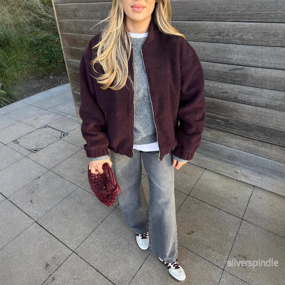 Emma | Kort Stretchig Höstjacka med Pärldetaljer