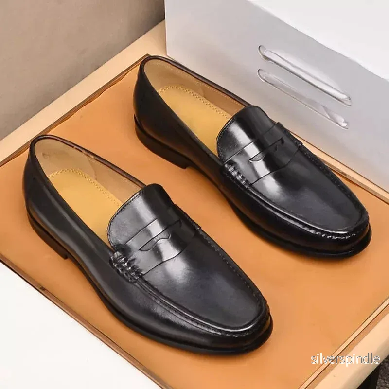 Elegant Mockasiner i Konstläder | Slip-On Design med Metallaccent | Komfortabel Passform för Tidlös Stil Elegant Mockasiner i Konstläder | Slip-On Design med Metallaccent | Komfortabel Passform för Tidlös Stil