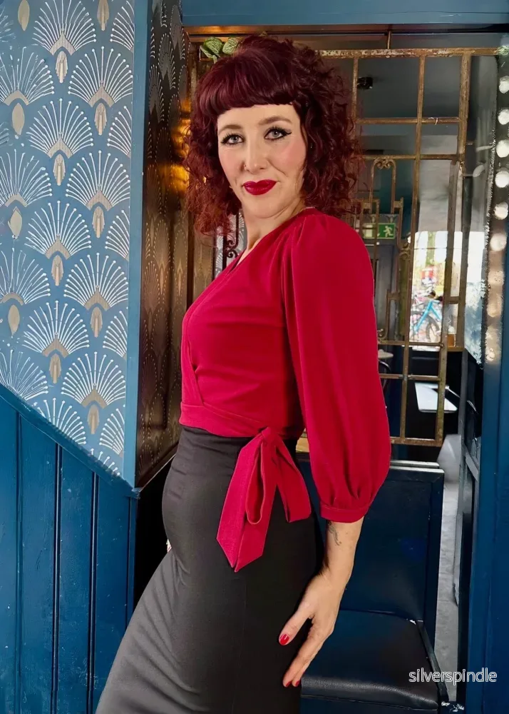 Feminin omlottblus - Röd - Bild 3