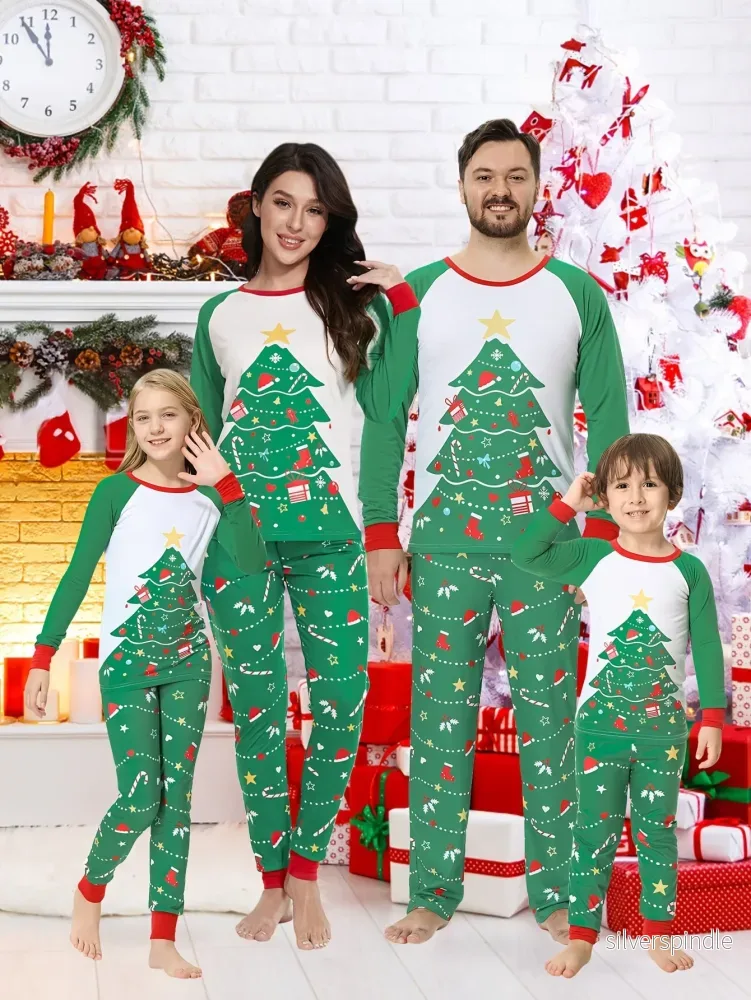 Familjepyjamas | Julpyjamas med Glad Julgransdesign | Bekväm och Mysig för Traditionella Julmorgnar Familjepyjamas | Julpyjamas med Glad Julgransdesign | Bekväm och Mysig för Traditionella Julmorgnar