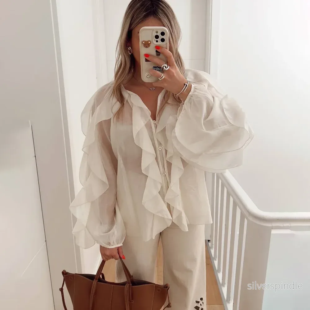Emma | Elegant Långärmad Blus med Volangdetaljer - Bild 3