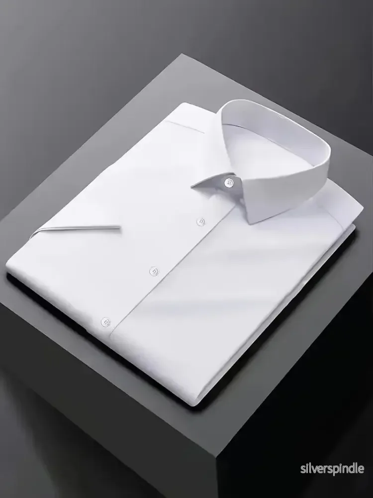 Klassisk Vit Klänningsskjorta för Män med Slim Fit Design | Elegant Look för Alla Tillfällen