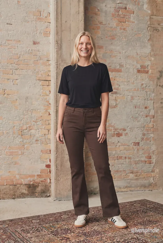 Isay Flare Coated Pant - Dark brown - Bild 3