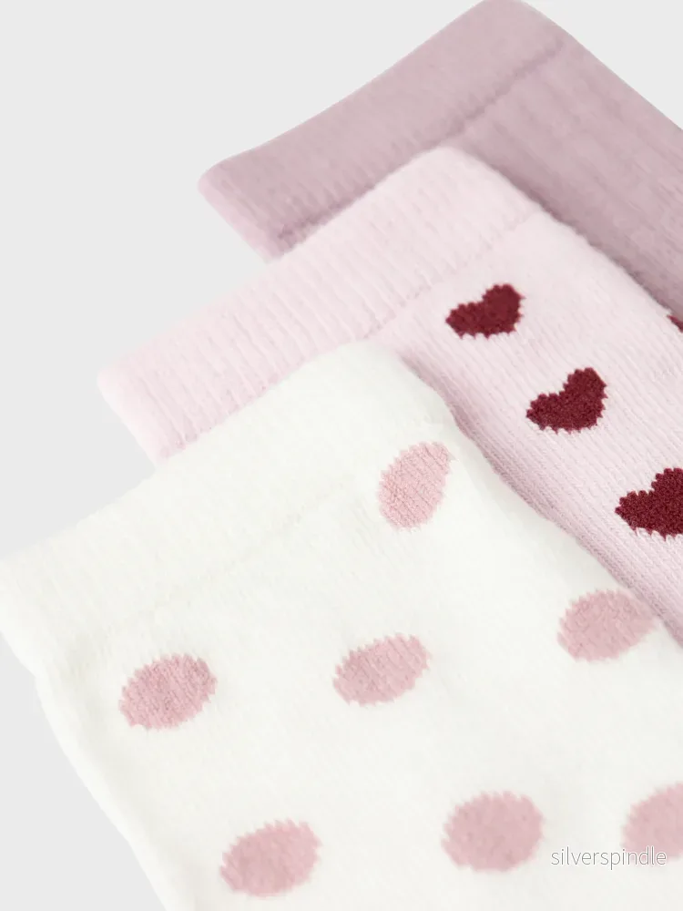 3-pack Strumpor Prickar och Hjärtan - Bild 3