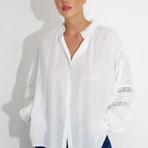 LYANNA BLOUSE – Vit LYANNA BLOUSE – Vit