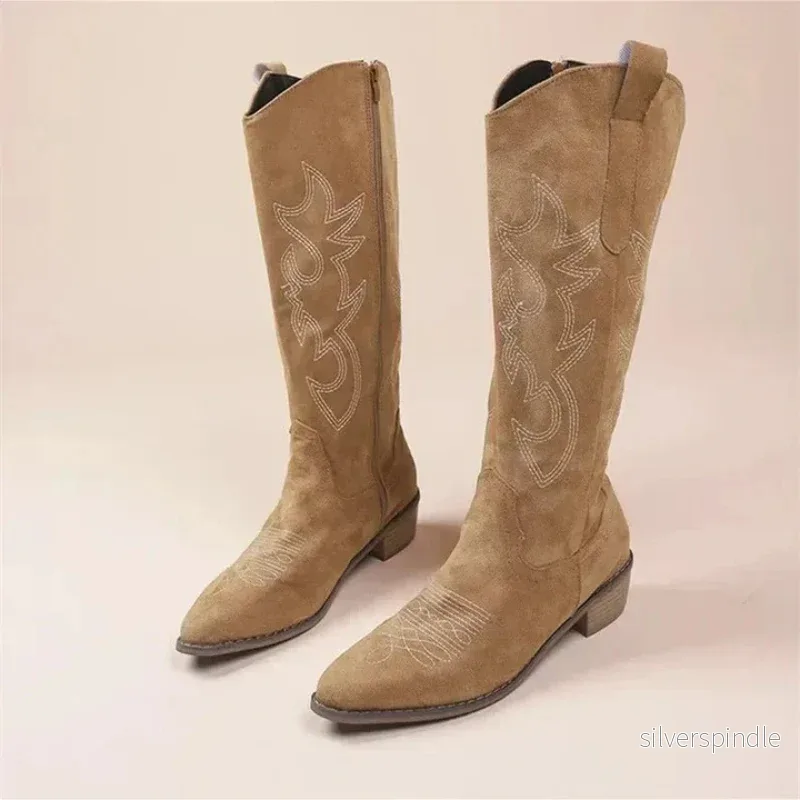 Höga Cowboystövlar med Broderi | Elegant Design och Halkfri Sula för Komfort och Stil - Bild 2