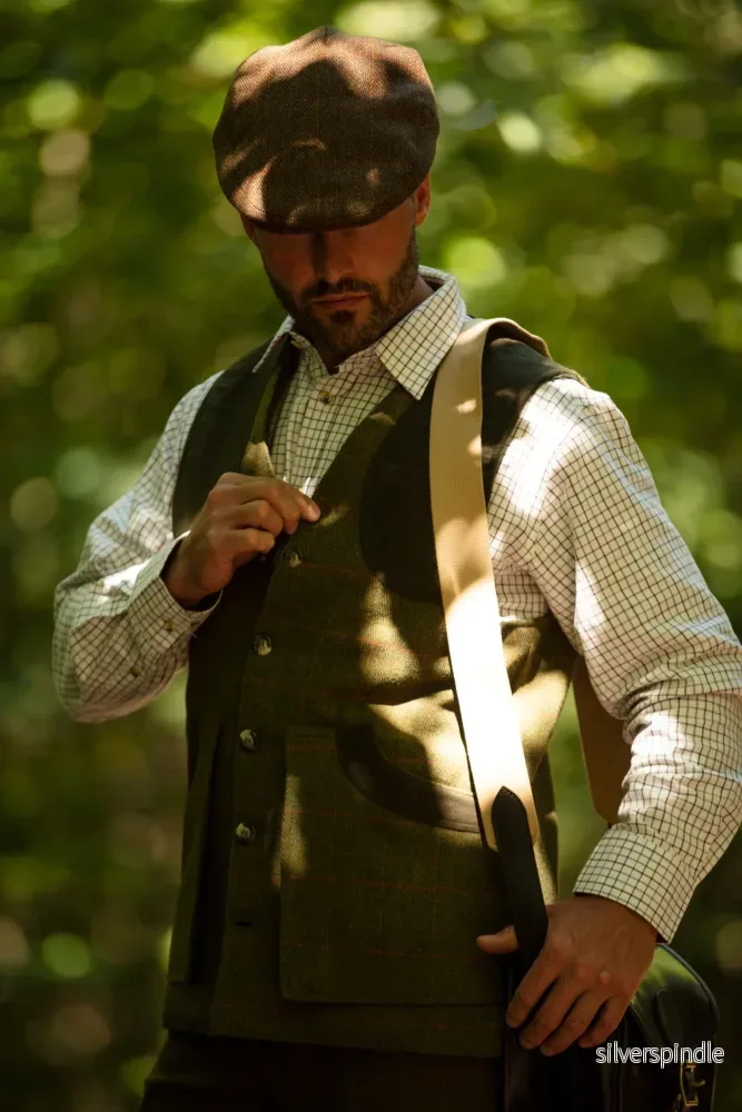 Walker & Hawkes Windsor - jaktväst tweedväst Dark Sage - Bild 2