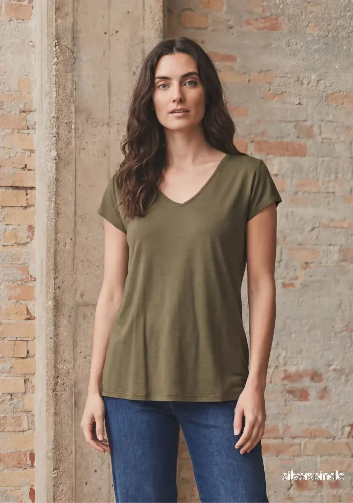 Nugga V-Neck T-Shirt – Khaki Nugga V-Neck T-Shirt – Khaki