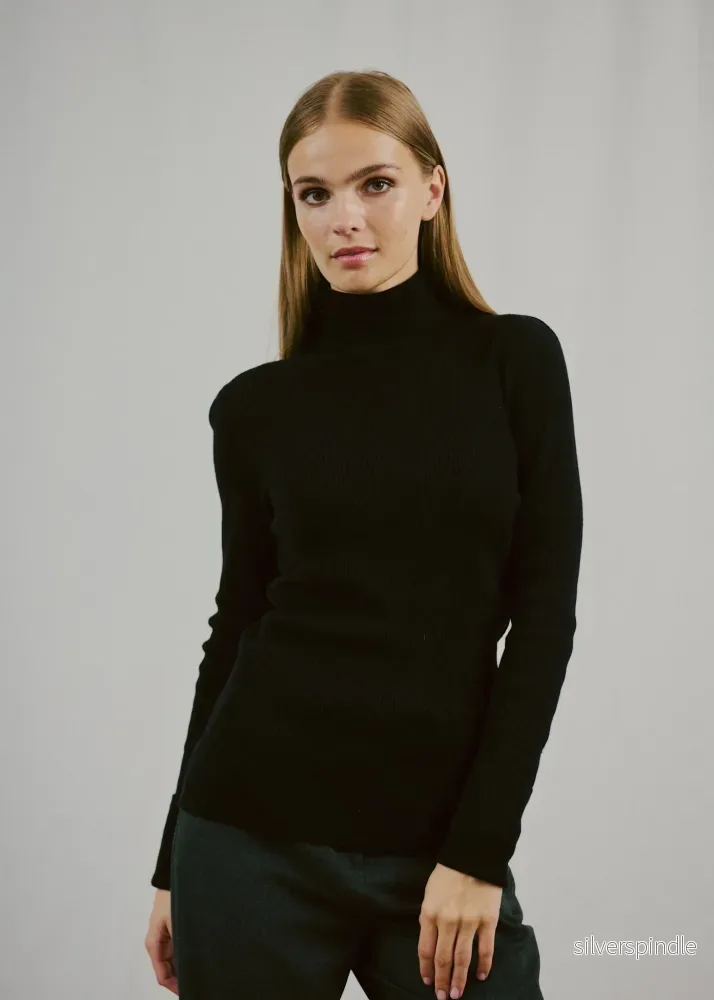 BS Hege Regular Fit Stickat – Black