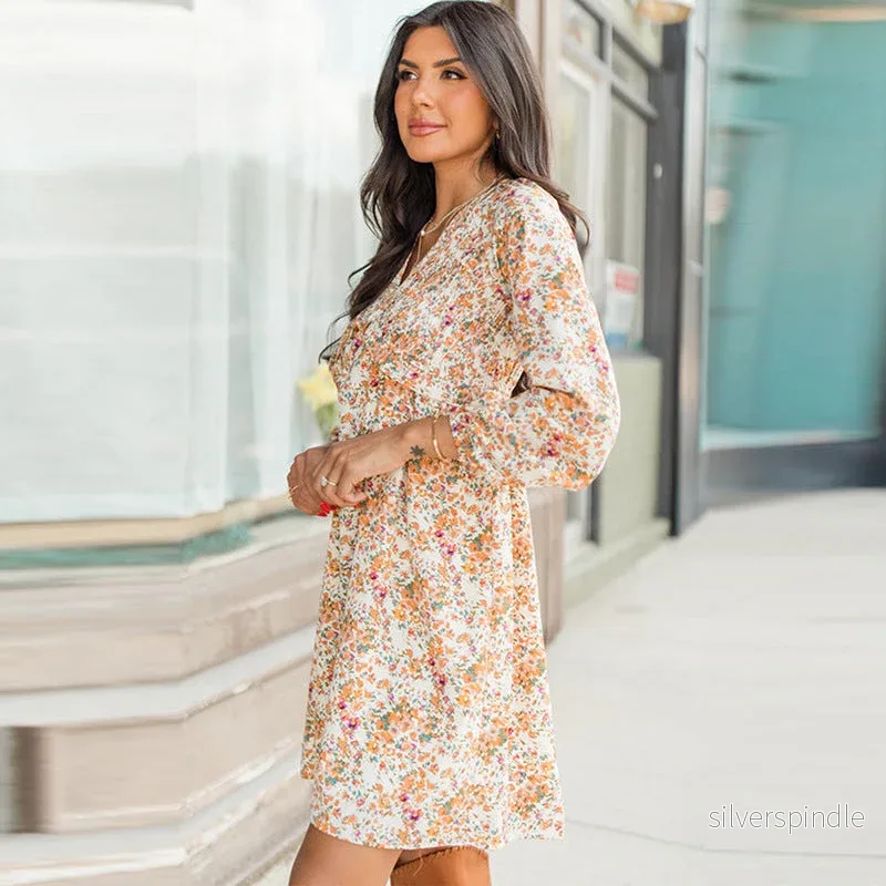 Mia | Livlig Blommig Vårklänning med Pulloverdesign - Bild 2
